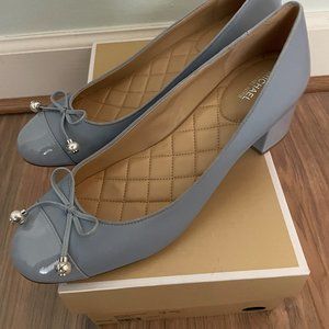 Michael Kors Blue pumps, size 10